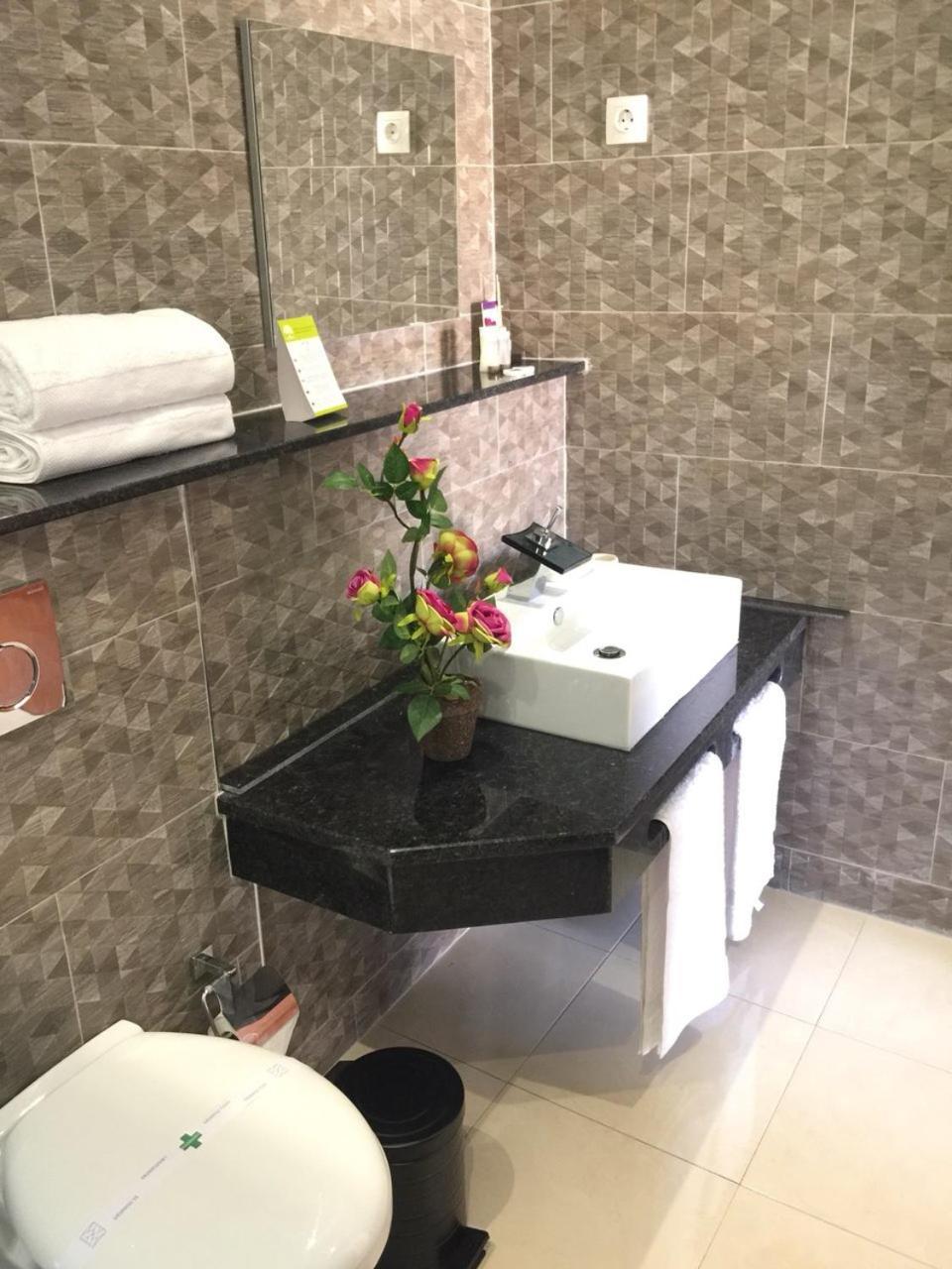 塔拉法尔Lali'S House住宿加早餐旅馆 外观 照片